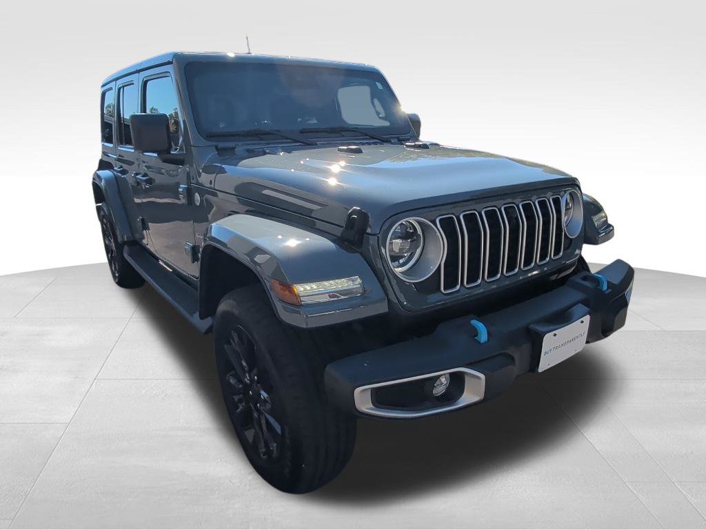 Used 2024 Jeep Wrangler Unlimited Sahara w/ Technology Group AWD/4WD image 7