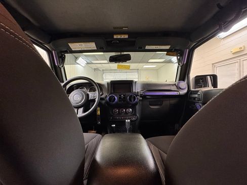 Used 2018 Jeep Wrangler Unlimited Sahara AWD/4WD image 14
