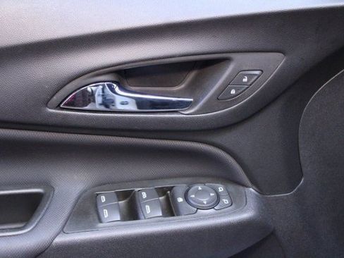 Certified 2022 Chevrolet Equinox RS w/ Infotainment Package image 19