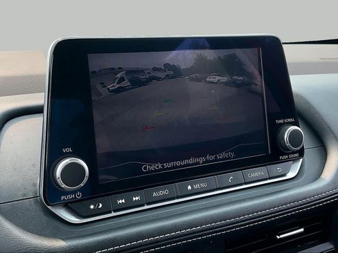 Used 2023 Nissan Rogue S FWD image 28
