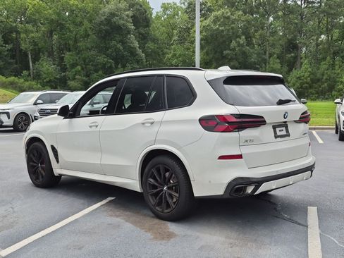 Used 2024 BMW X5 xDrive40i w/ M Sport Package AWD/4WD image 8
