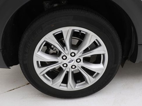 Used 2023 Ford Explorer Limited image 10