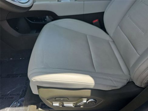 Used 2025 Hyundai Santa Fe Calligraphy FWD image 15