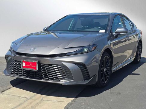 Certified 2025 Toyota Camry SE FWD image 7