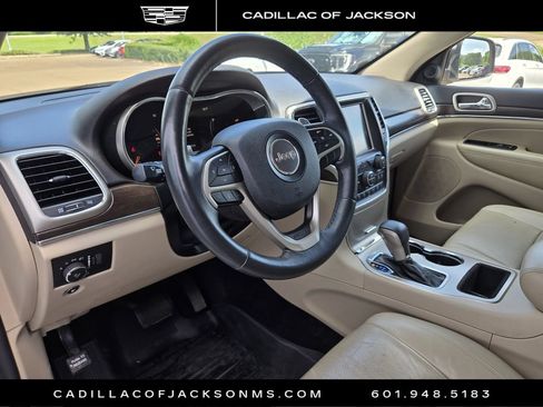 Used 2017 Jeep Grand Cherokee Limited w/ Luxury Group II RWD image 14