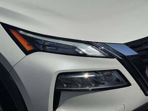 Used 2023 Nissan Rogue SV AWD/4WD image 5