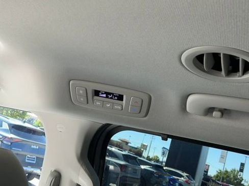 New 2026 Kia Carnival SX Prestige image 20