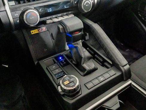 Used 2025 Toyota 4Runner TRD Off-Road image 34