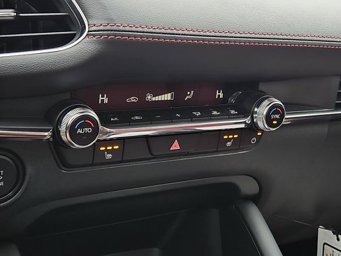 New 2026 MAZDA MAZDA3 Carbon image 13