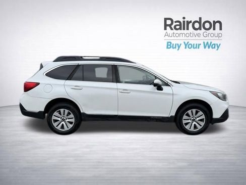 Used 2018 Subaru Outback 2.5i Premium AWD/4WD image 8