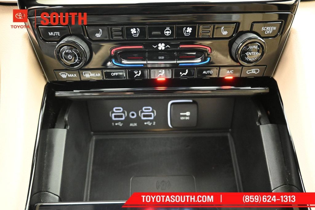 Used 2023 Jeep Grand Cherokee Limited w/ Luxury Tech Group II AWD/4WD image 25