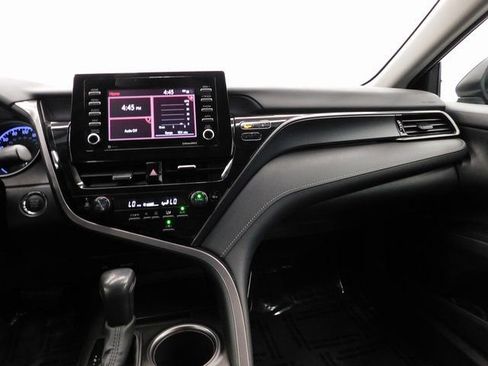 Used 2022 Toyota Camry SE image 36