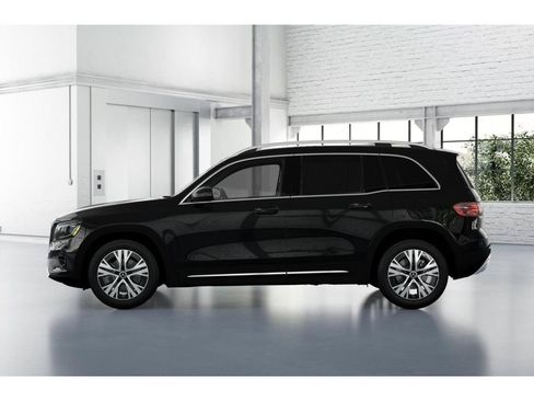 Used 2026 Mercedes-Benz GLB 250 4MATIC image 34