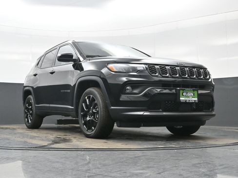 New 2026 Jeep Compass Latitude AWD/4WD image 17