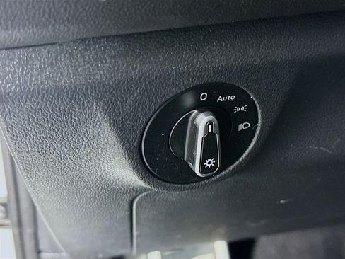 Used 2024 Volkswagen Jetta Sport image 17