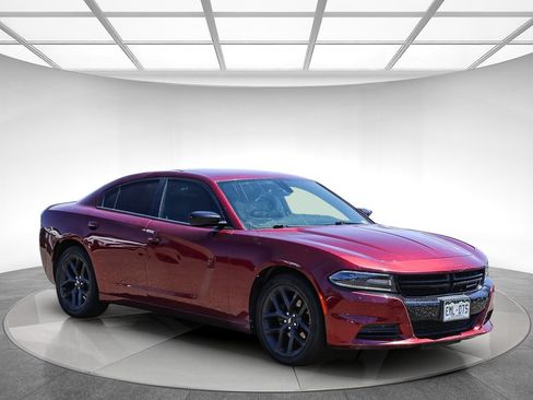 Used 2019 Dodge Charger SXT w/ Blacktop Package RWD image 4