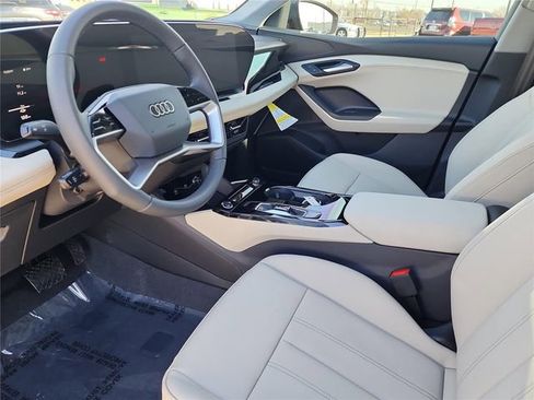 New 2025 Audi Q6 e-tron Premium image 19