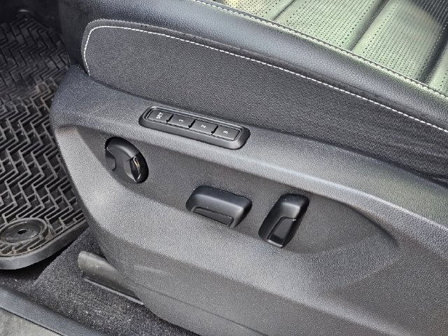 Used 2024 Volkswagen Atlas SEL AWD/4WD image 28