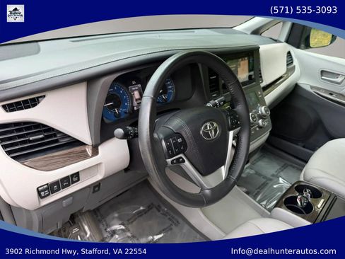 Used 2016 Toyota Sienna XLE Premium FWD image 26