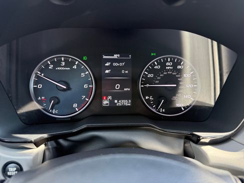 Used 2023 Subaru Outback Premium image 11