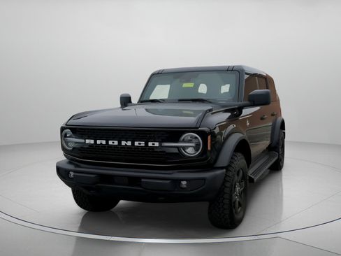 New 2025 Ford Bronco Outer Banks w/ Black Appearance Package image 9