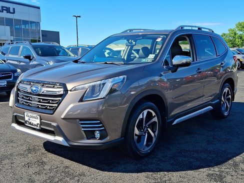 Certified 2023 Subaru Forester Touring AWD/4WD image 3