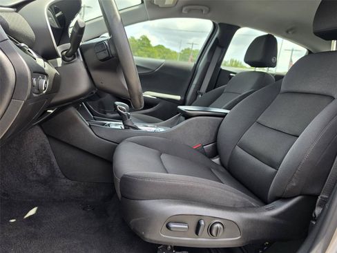 Used 2024 Chevrolet Malibu LT FWD image 16