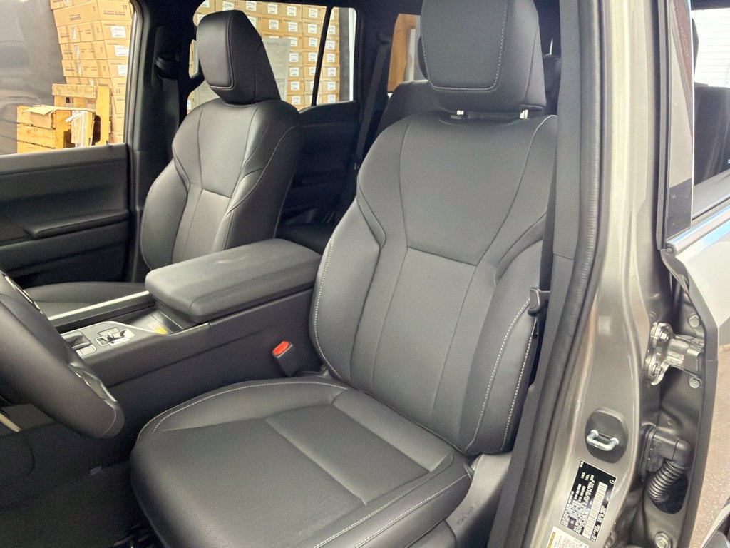 New 2026 Lexus GX 550 w/ Cold Area Package AWD/4WD image 18