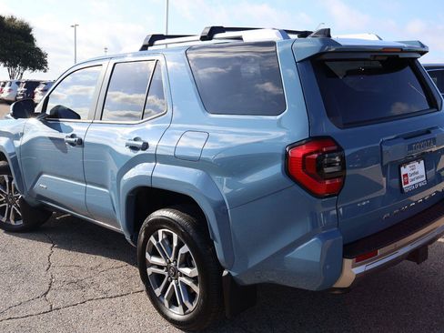 Used 2025 Toyota 4Runner Limited AWD/4WD image 5