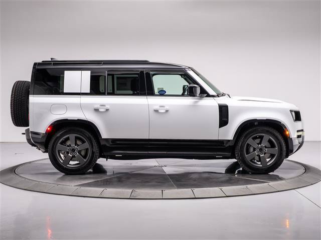 New 2026 Land Rover Defender 110 X-Dynamic SE AWD/4WD image 6