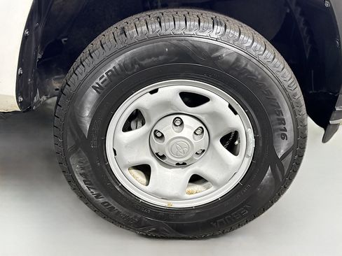 Used 2023 Toyota Tacoma SR image 31