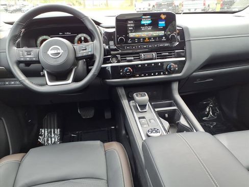 Used 2025 Nissan Pathfinder Platinum w/ Cargo Package AWD/4WD image 9