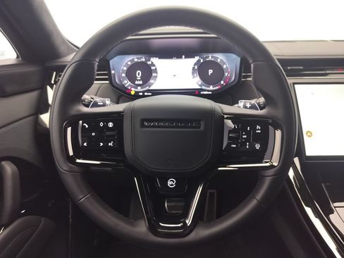 Used 2024 Land Rover Range Rover Sport AWD/4WD image 9