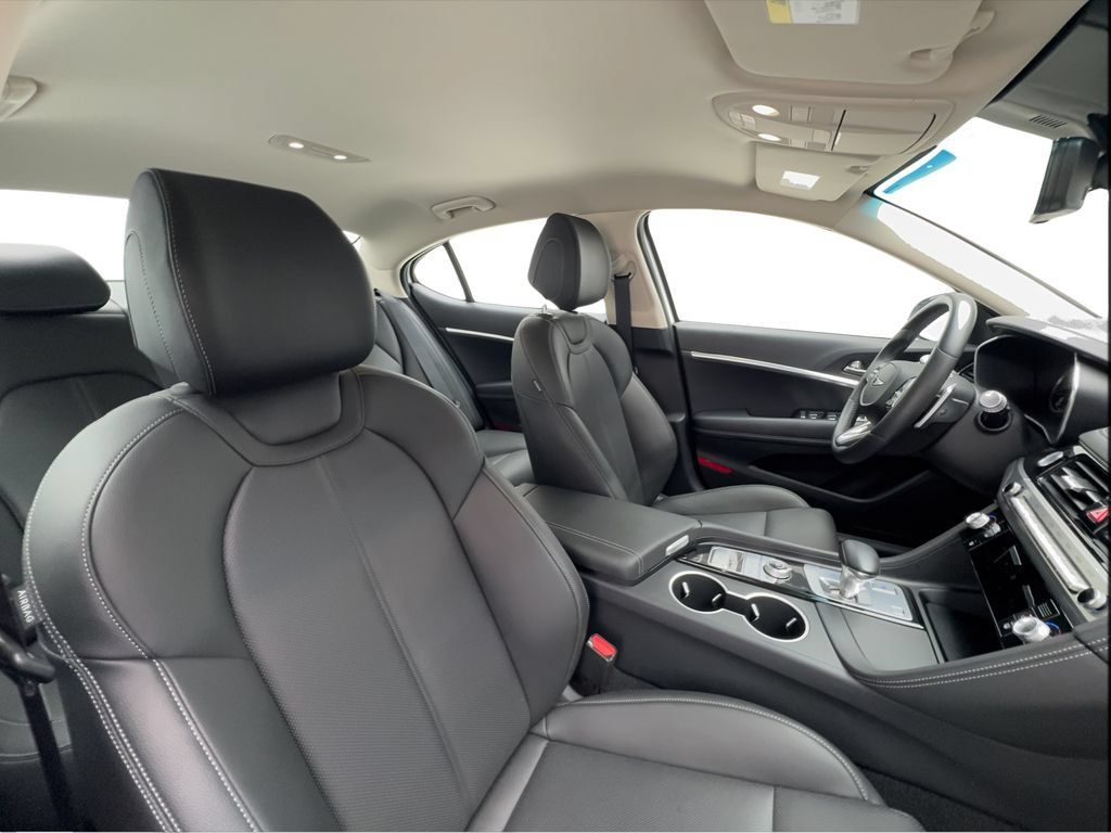 Used 2026 Genesis G70 2.5T RWD image 30