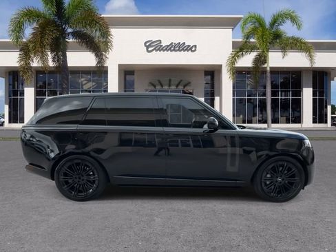 Used 2024 Land Rover Range Rover Long Wheelbase SE image 16