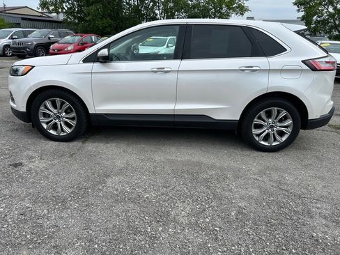 Used 2019 Ford Edge Titanium w/ Equipment Group 301A AWD/4WD image 2