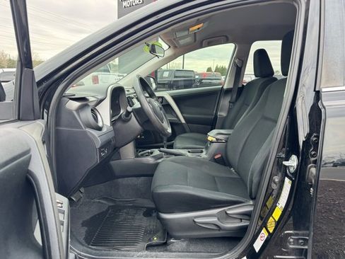 Used 2016 Toyota RAV4 LE image 19