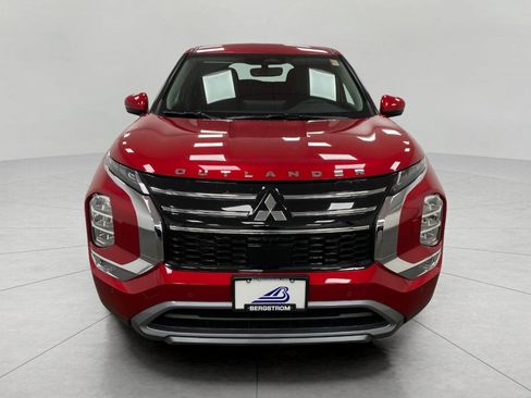 New 2025 Mitsubishi Outlander SE image 10