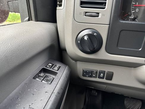 Used 2012 Nissan NV 2500 SV w/ Technology Pkg RWD image 11