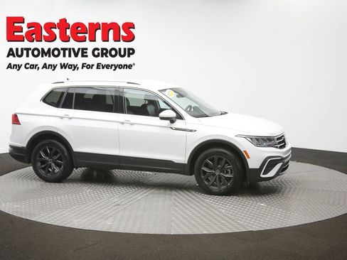 Used 2024 Volkswagen Tiguan SE image 46