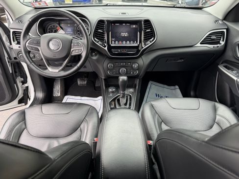 Used 2019 Jeep Cherokee Limited image 17