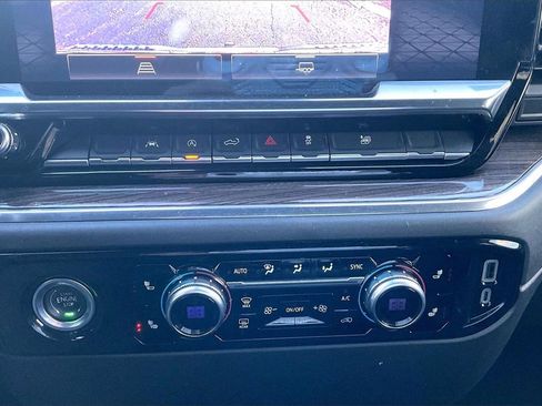 Used 2024 GMC Sierra 1500 Elevation image 18