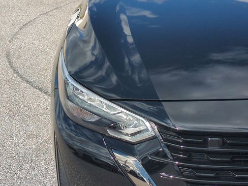 New 2025 Nissan Sentra SR image 11