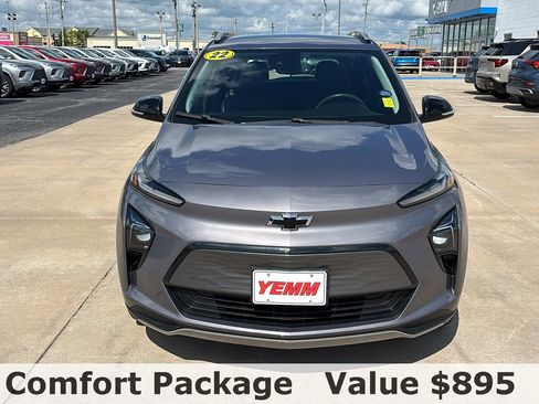 Used 2022 Chevrolet Bolt EUV LT w/ Convenience Package image 3