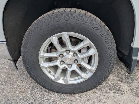 Used 2022 Chevrolet Silverado 1500 LT image 11