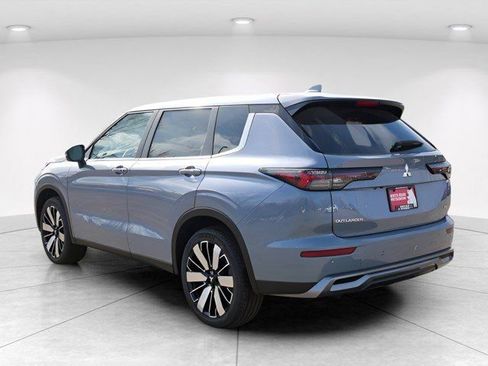 New 2026 Mitsubishi Outlander SE AWD/4WD image 2