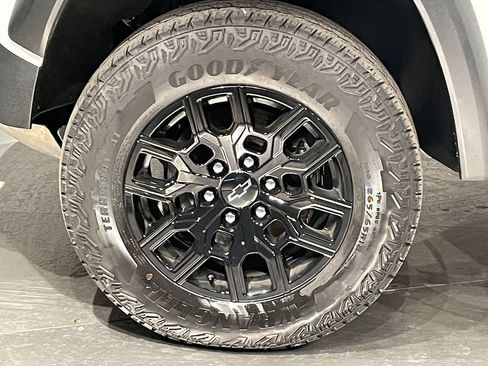 Used 2023 Chevrolet Colorado Trail Boss w/ LPO, Skid Plate Package AWD/4WD image 17