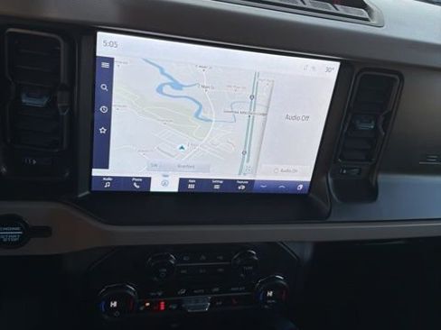 Used 2023 Ford Bronco Wildtrak image 16