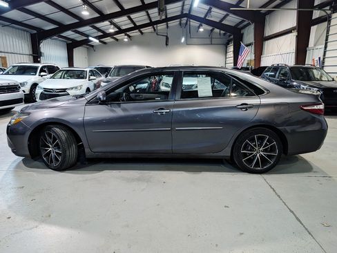 Used 2016 Toyota Camry XSE w/ Moonroof Package FWD image 6