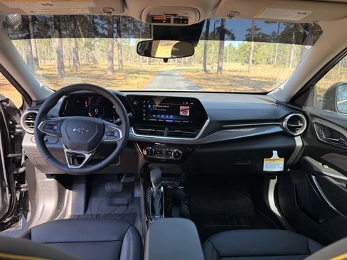 New 2026 Chevrolet Trax ACTIV w/ Driver Confidence Package FWD image 17